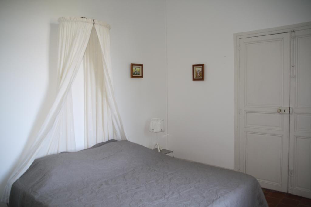 Bed and Breakfast Aux Pots Bleus Nissan-lez-Enserune Habitación foto